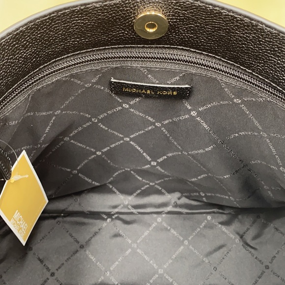 MICHAEL KORS BLACK NICOLE MD PEBBLE SHOULDER BAG - Picture 9 of 16